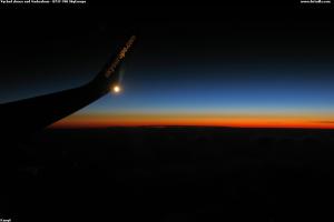 Vychod slunce nad Madarskem - B737-700 SkyEurope