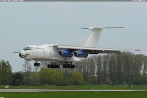 Il-76 East Wing přistává na PED