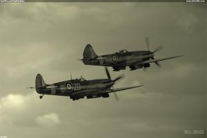 Spitfire nad Duxfordom.