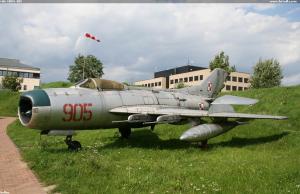MiG-19PM  905