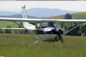 Cessna bez prednej podvozkovej nohy