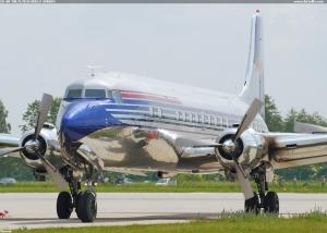 DC-6B THE FLYING BULLS N996DM