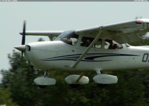 C-172 OM-ACE, Landing