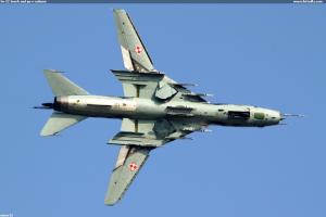 Su-22 touch and go v radome