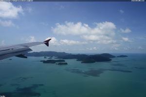 před přistáním v Malajsii na ostrově Langkawi