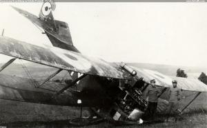havarovaný Brandeburg na letisku Pezinok - Rozálka