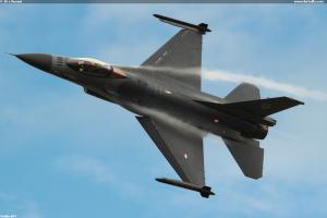 F-16 s fúzami