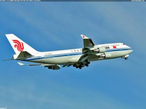 B-2447, c/n: 25883, Boeing 747-4J6, Air China, 22.9.2013