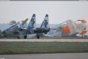 Su-30MKM po dojezdu